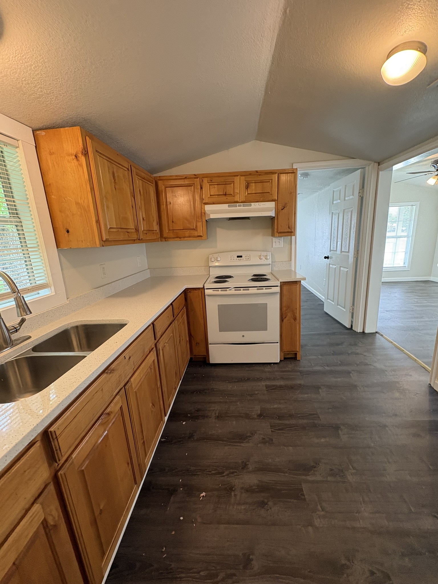 813 S Smith Street Ennis TX 75119