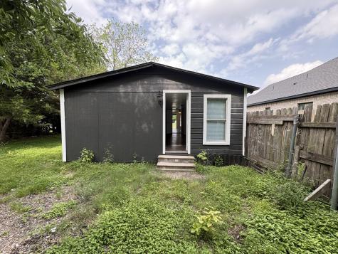 813 S Smith Street Ennis TX 75119