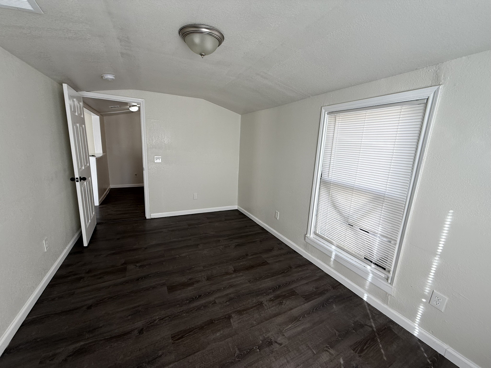 813 S Smith Street Ennis TX 75119