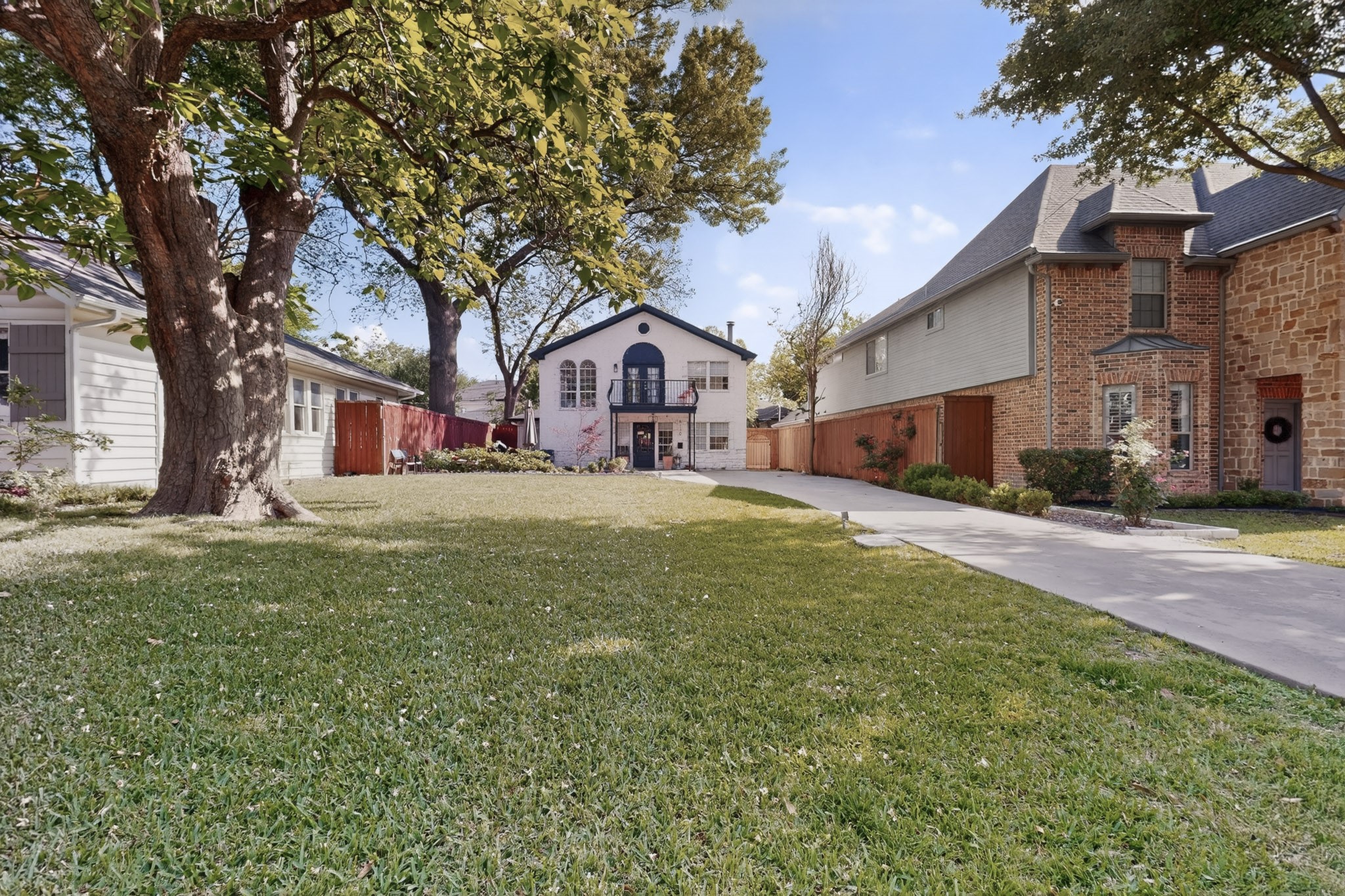 6130 Lakeshore Drive Dallas TX 75214