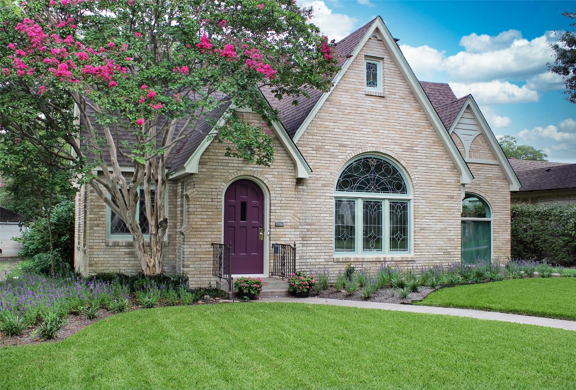 1134 N Windomere Avenue Dallas TX 75208