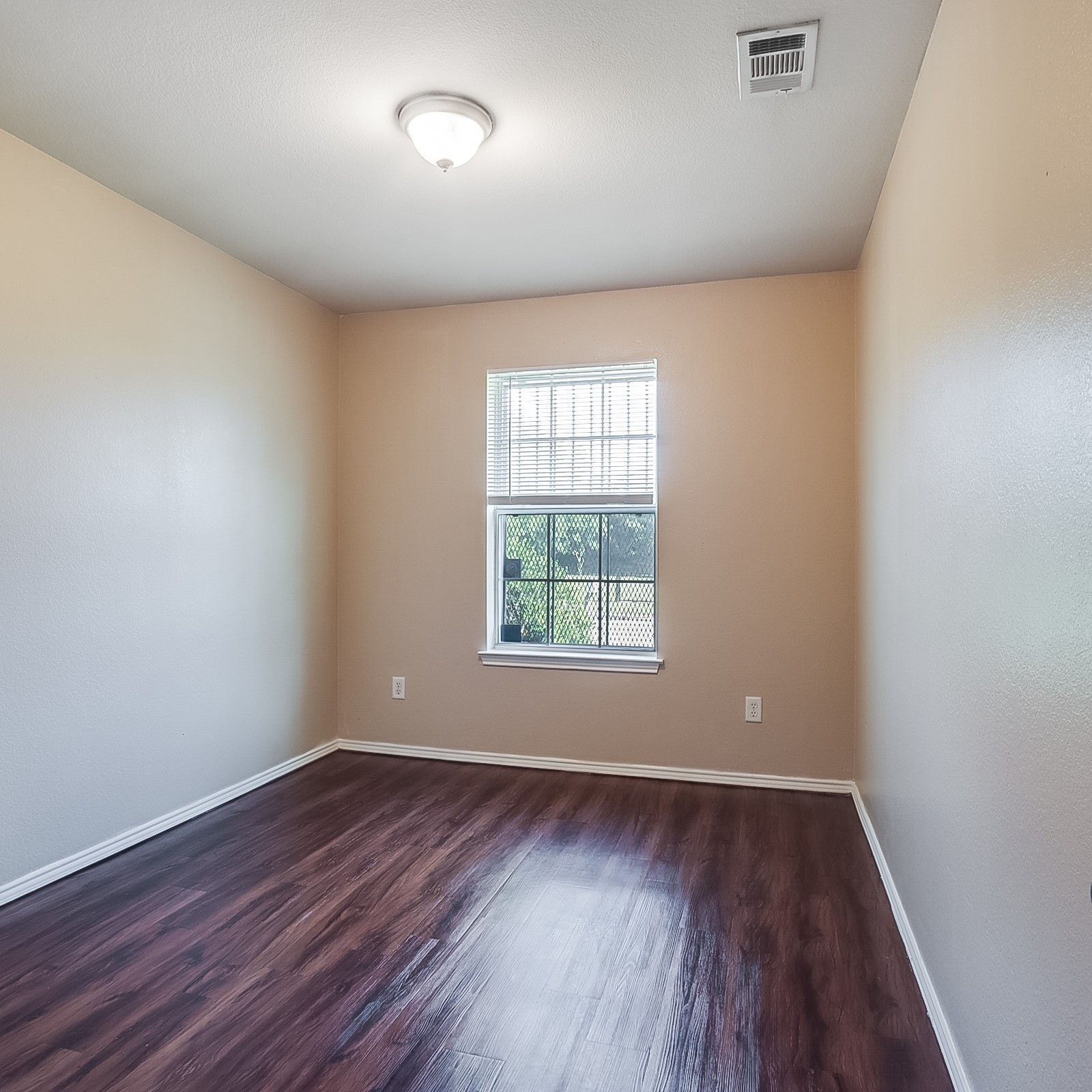 5029 Cottey Street Fort Worth TX 76105
