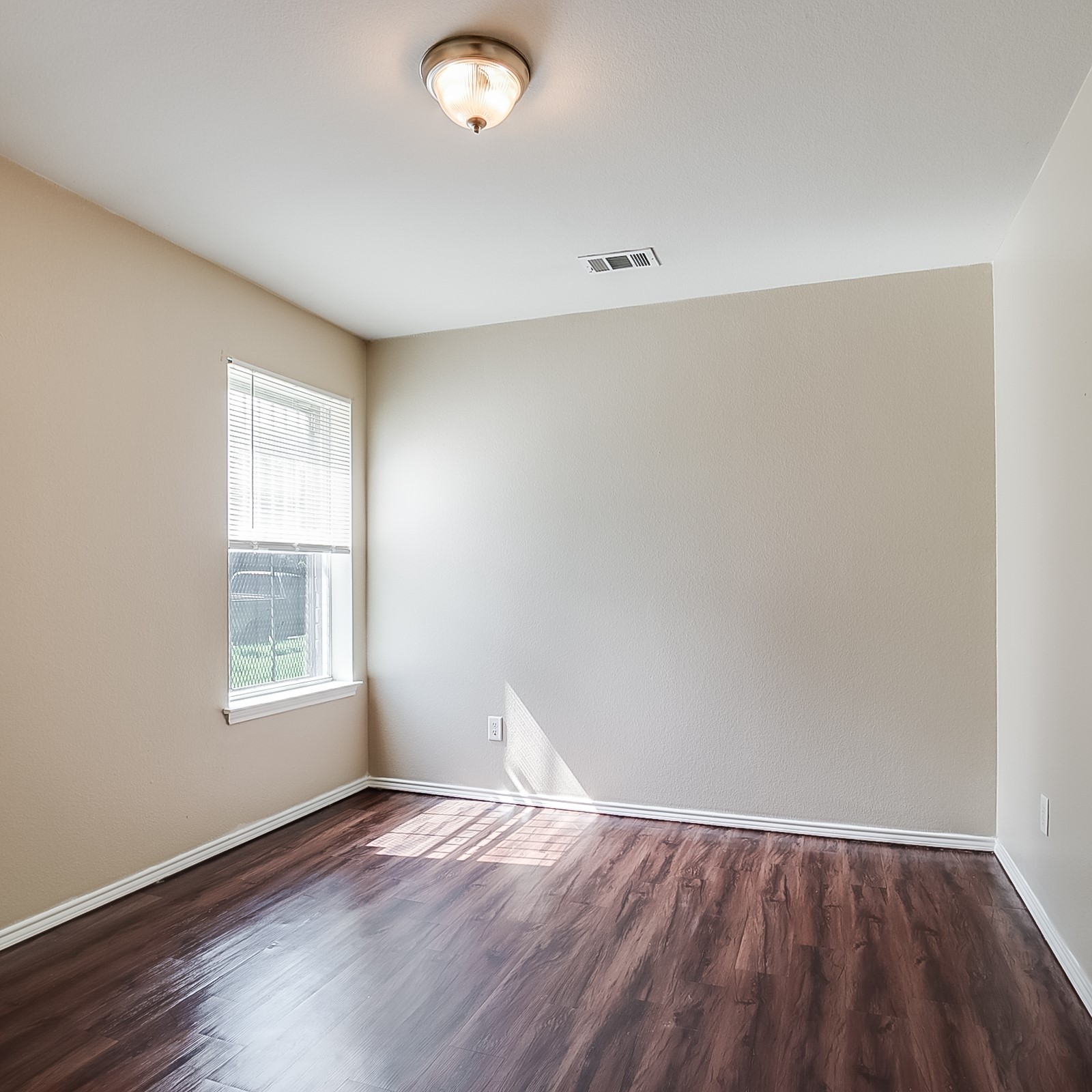 5029 Cottey Street Fort Worth TX 76105