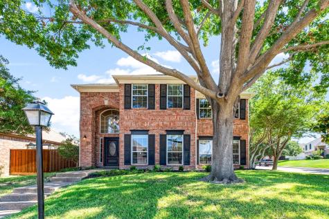 18404 Woodpond Place Dallas TX 75252