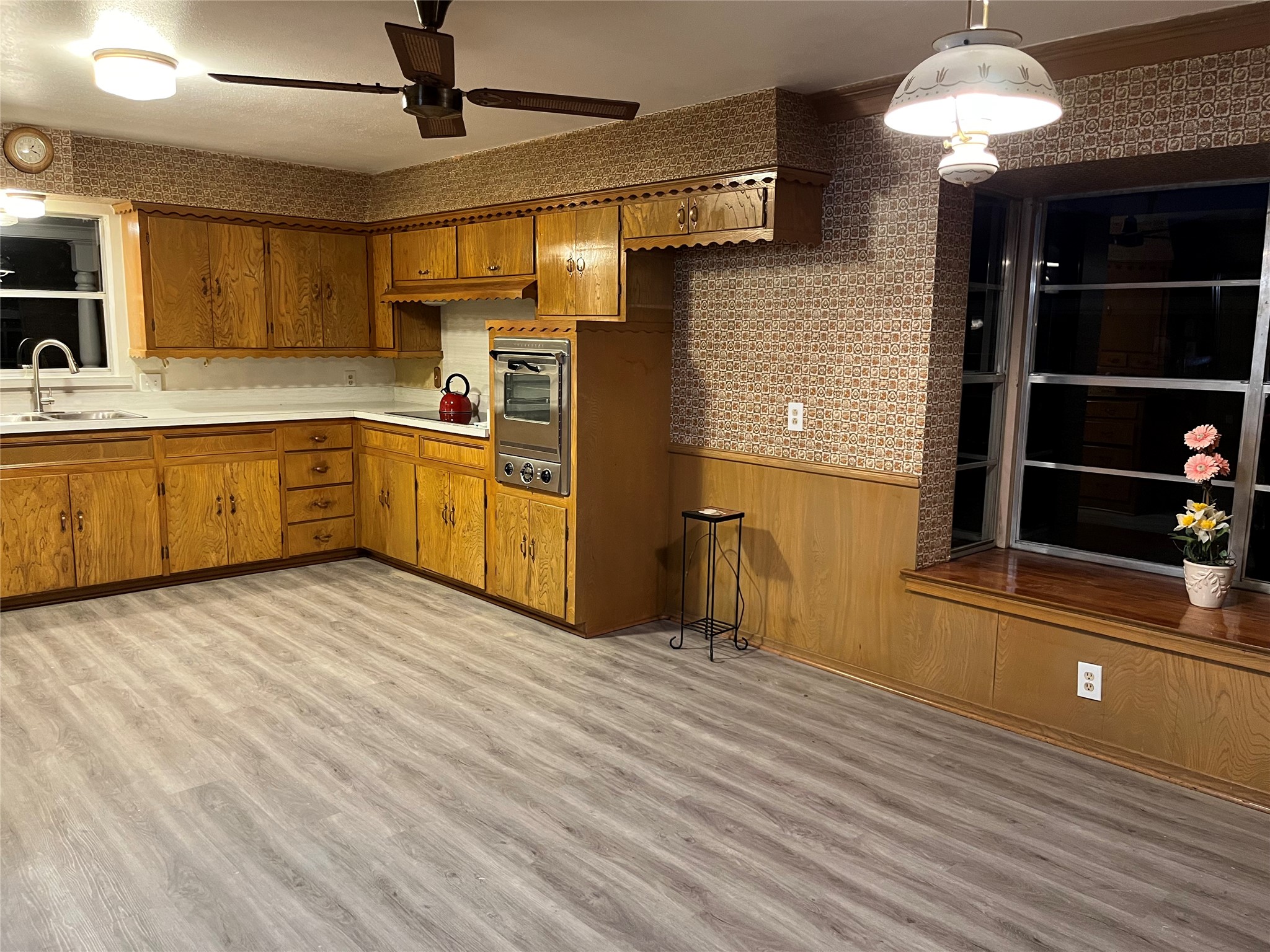 1813 E Belt Line Road Carrollton TX 75006