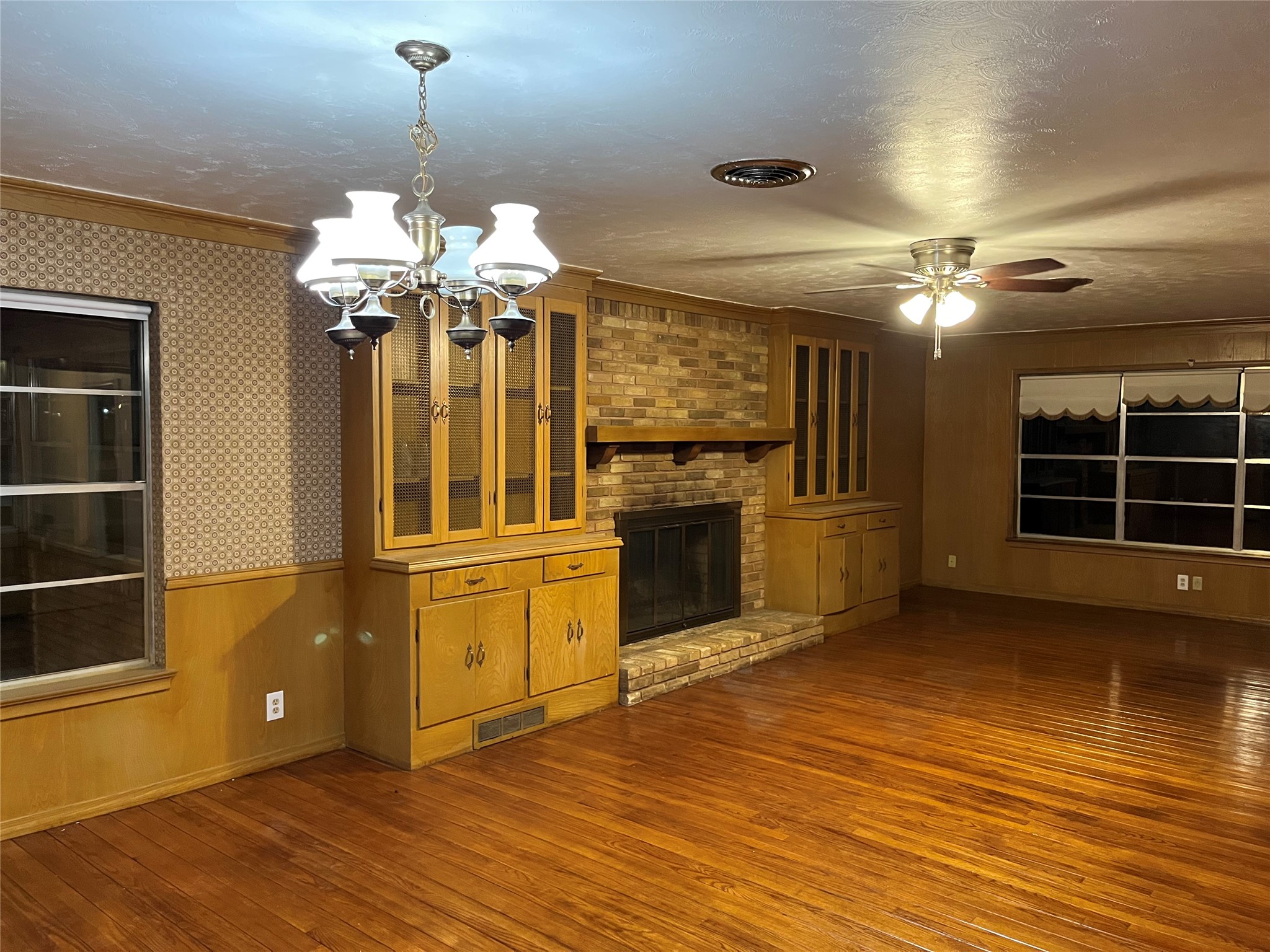 1813 E Belt Line Road Carrollton TX 75006