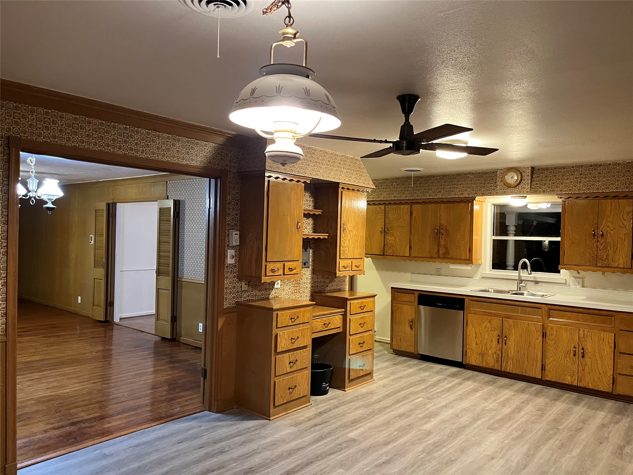1813 E Belt Line Road Carrollton TX 75006