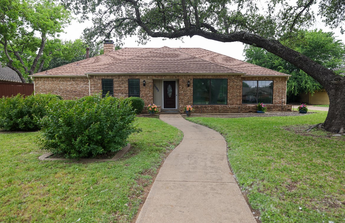 2509 Oakwood Drive Grand Prairie TX 75050
