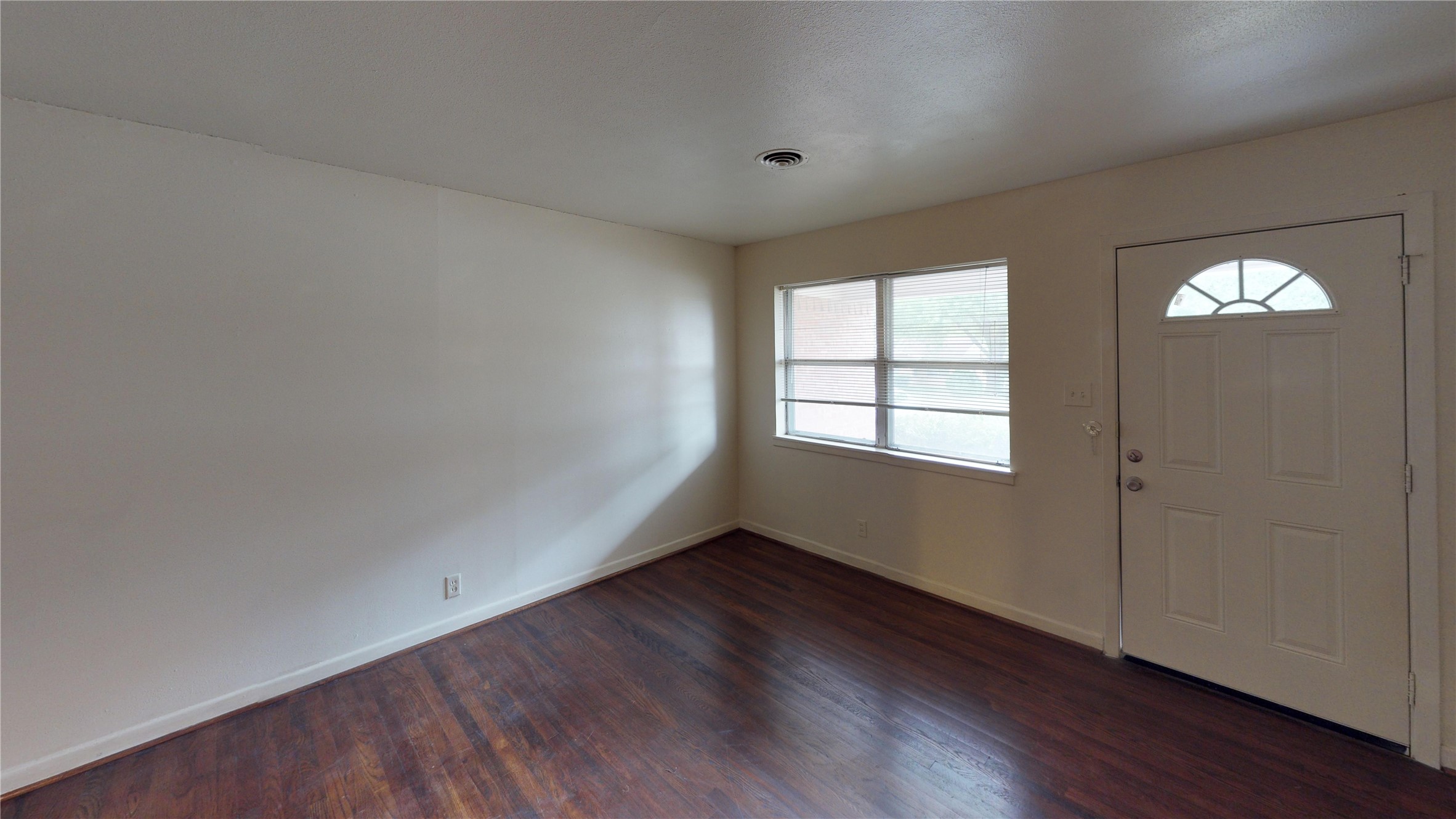 1705 Crescent Street Denton TX 76201
