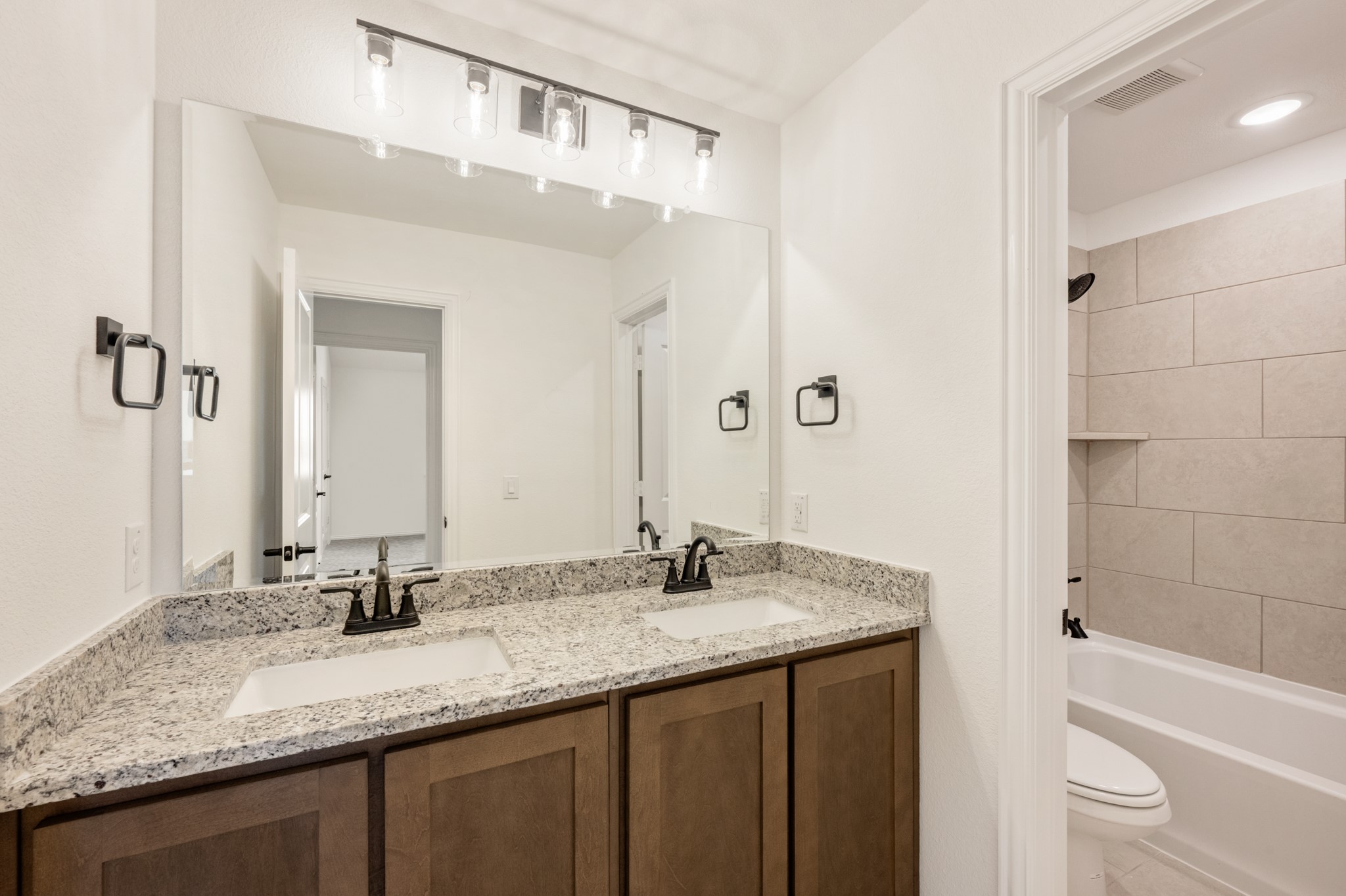 438 London Drive Lavon TX 75166