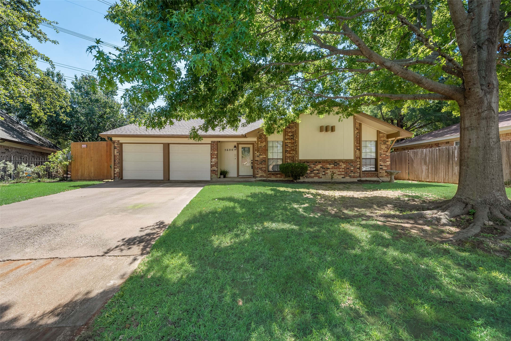 5600 Smouldering Wood Court Arlington TX 76016