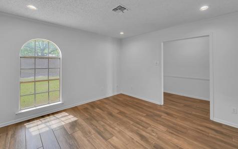 216 Texas Avenue Hewitt TX 76643
