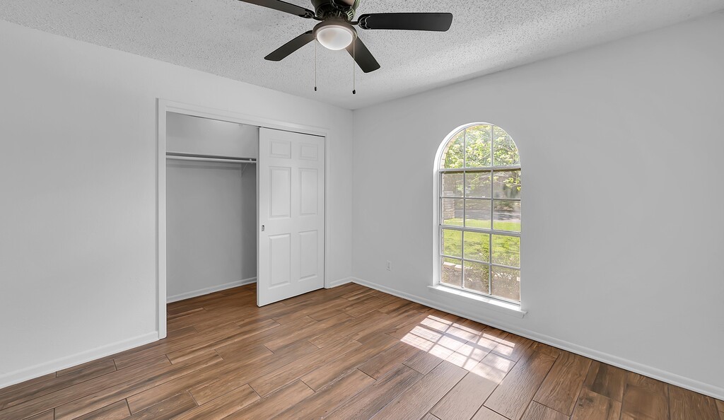 216 Texas Avenue Hewitt TX 76643