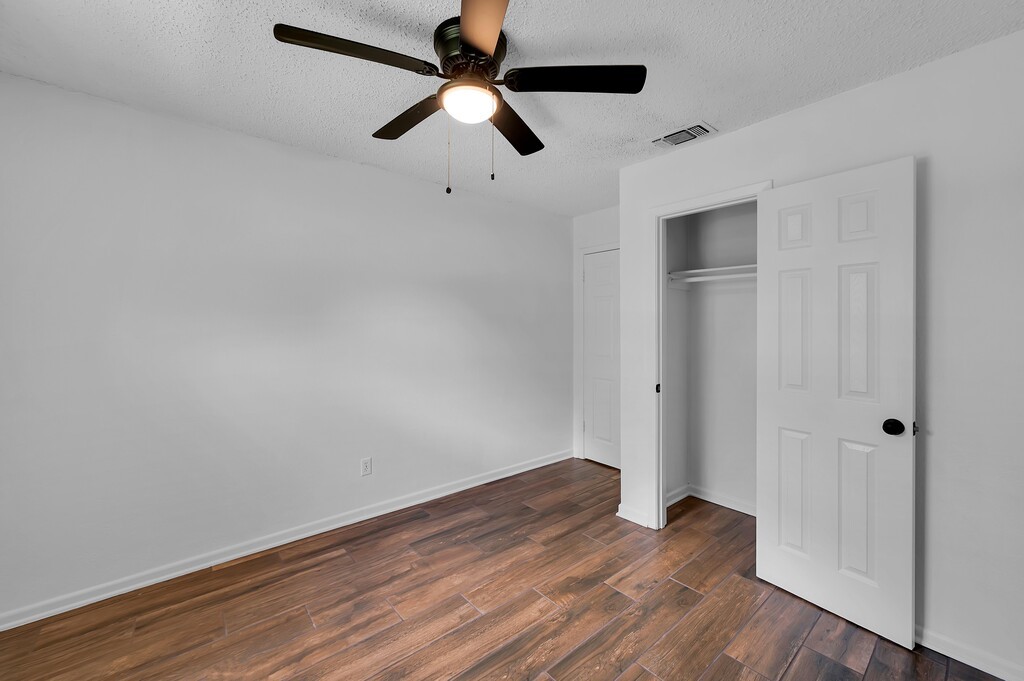 216 Texas Avenue Hewitt TX 76643