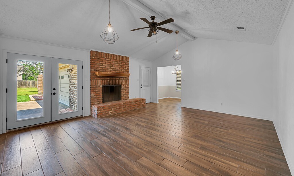 216 Texas Avenue Hewitt TX 76643