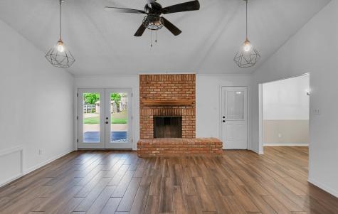 216 Texas Avenue Hewitt TX 76643