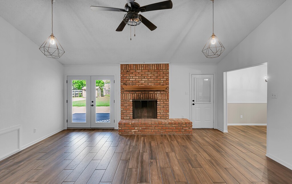 216 Texas Avenue Hewitt TX 76643