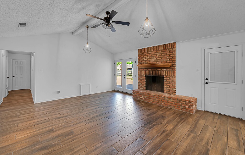 216 Texas Avenue Hewitt TX 76643