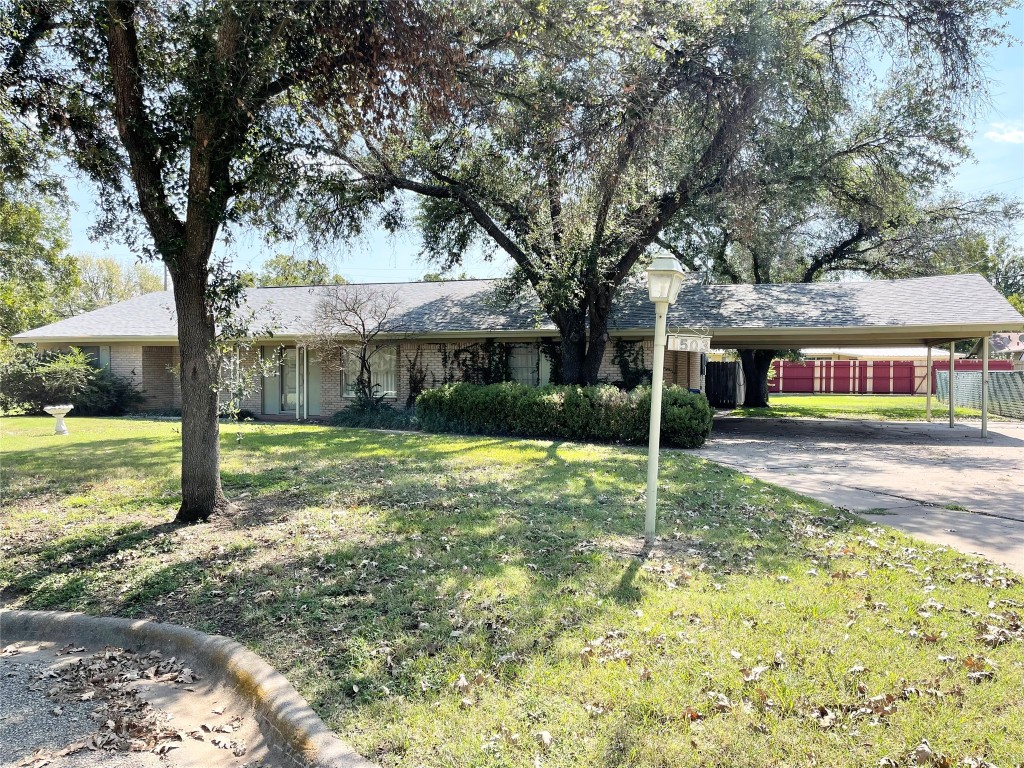 1503 Westridge Circle Breckenridge TX 76424