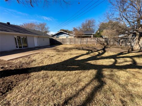 821 E Mission Street Crowley TX 76036