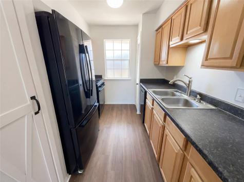821 E Mission Street Crowley TX 76036