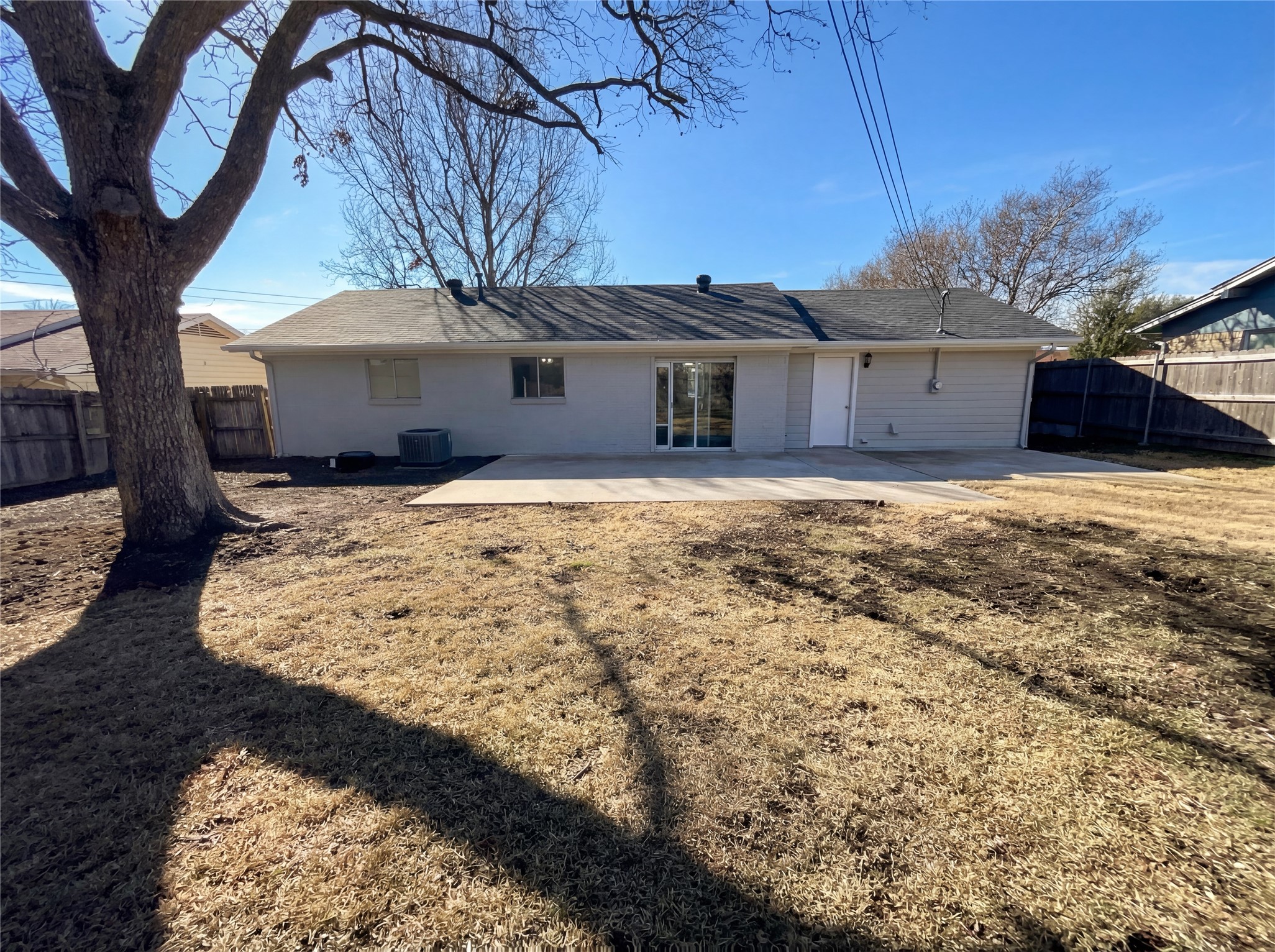 821 E Mission Street Crowley TX 76036