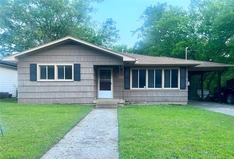 1610 Elizabeth Street Gainesville TX 76240