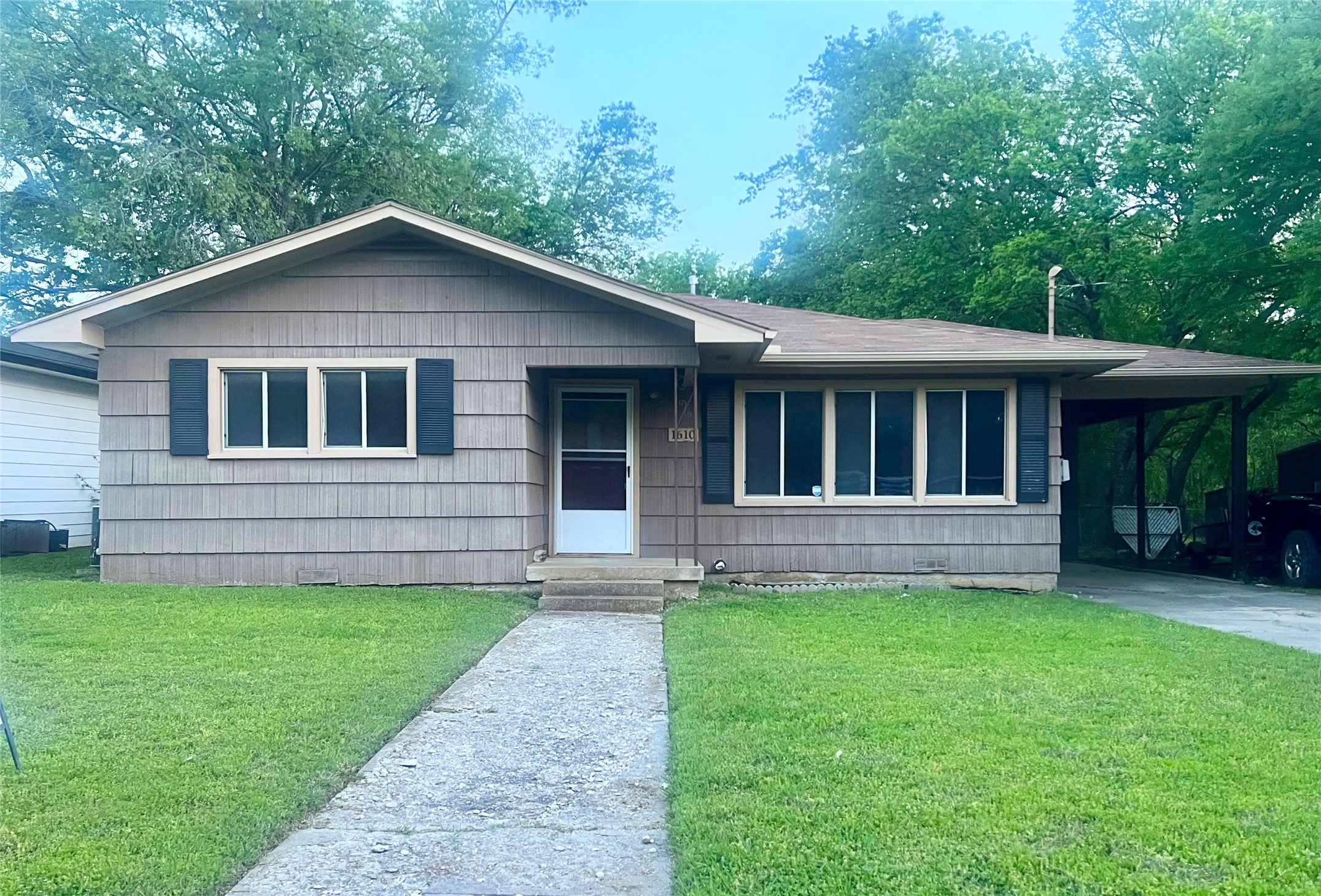 1610 Elizabeth Street Gainesville TX 76240