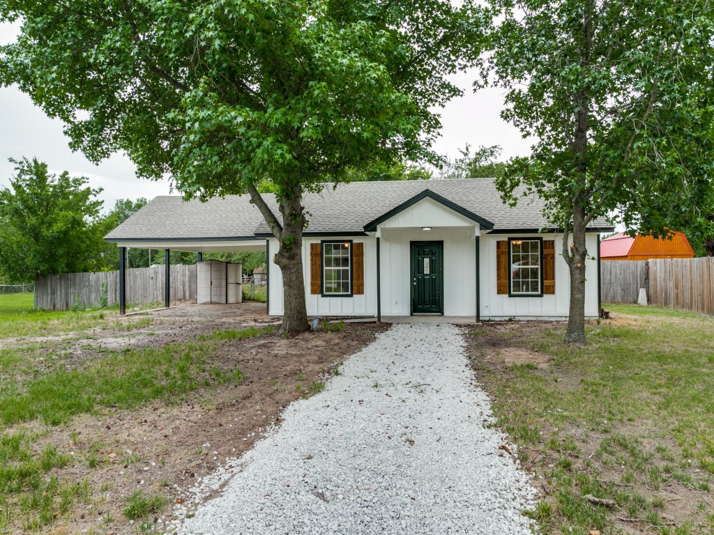 402 Leroy Street Alvord TX 76225