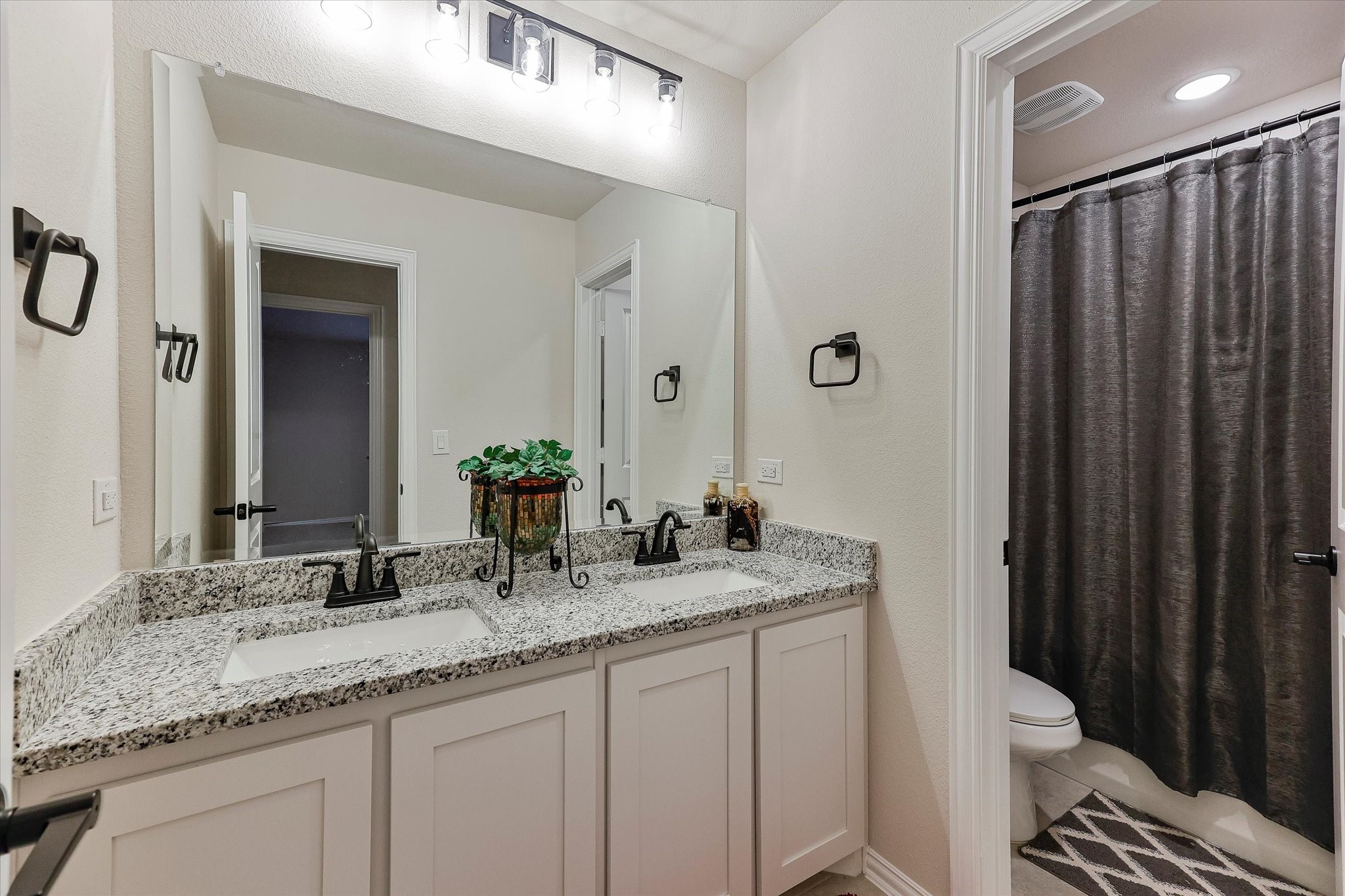 10 Covey Lane Sanger TX 76266