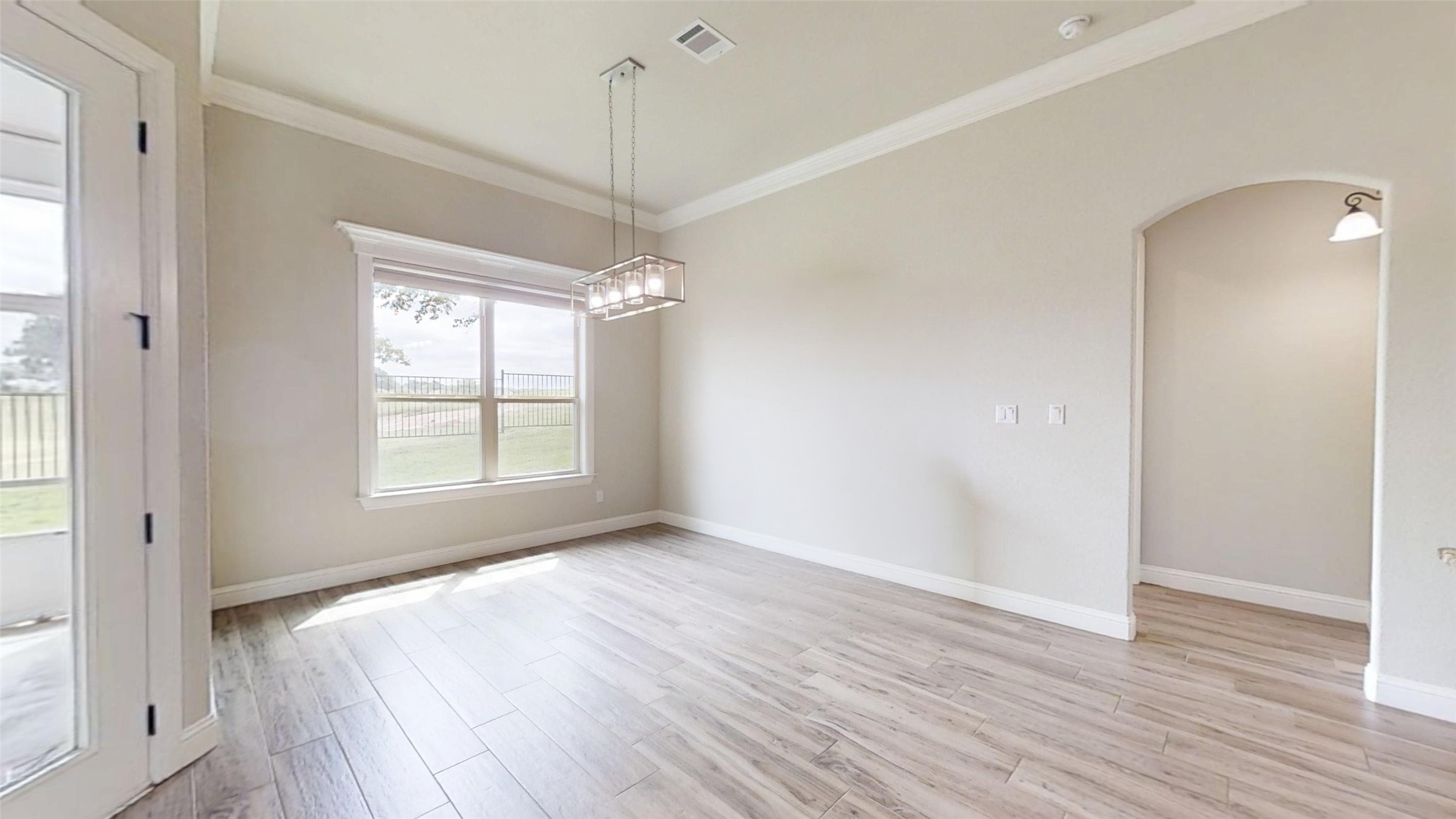 2025 Clive Drive Granbury TX 76048