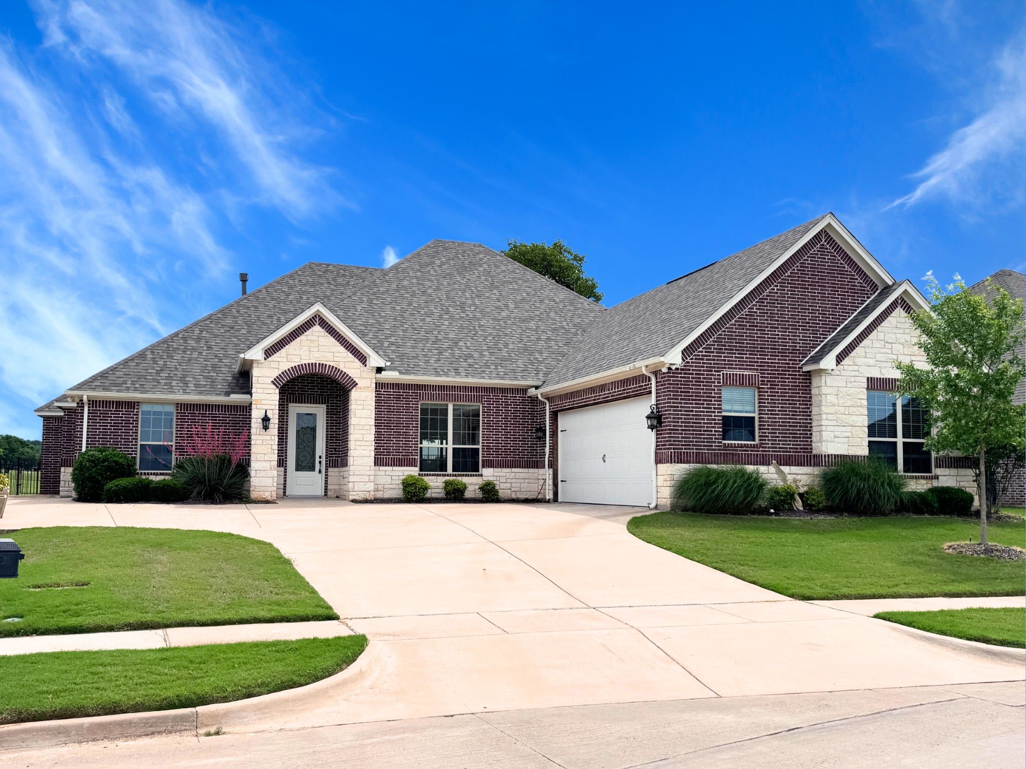 2025 Clive Drive Granbury TX 76048