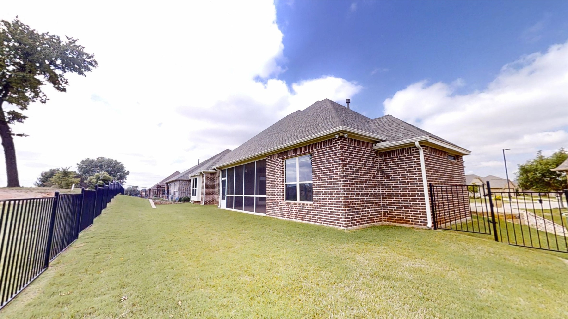 2025 Clive Drive Granbury TX 76048