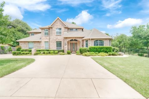 916 Henson Drive Hurst TX 76053