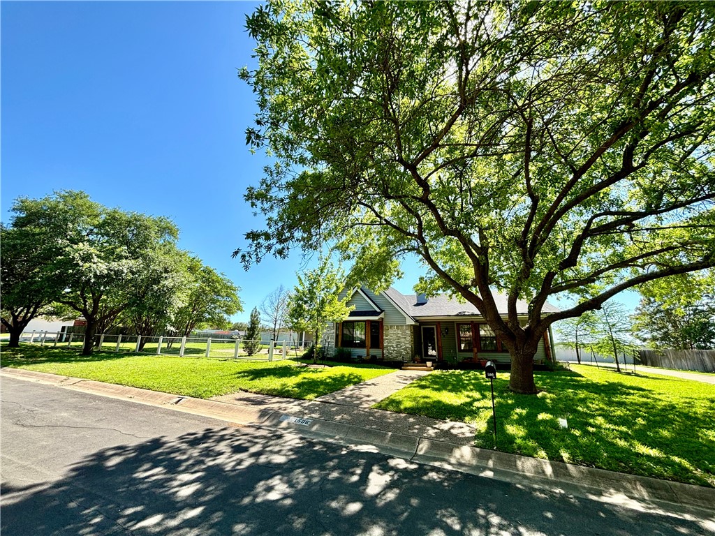 1506 Oak Hollow Drive Woodway TX 76712