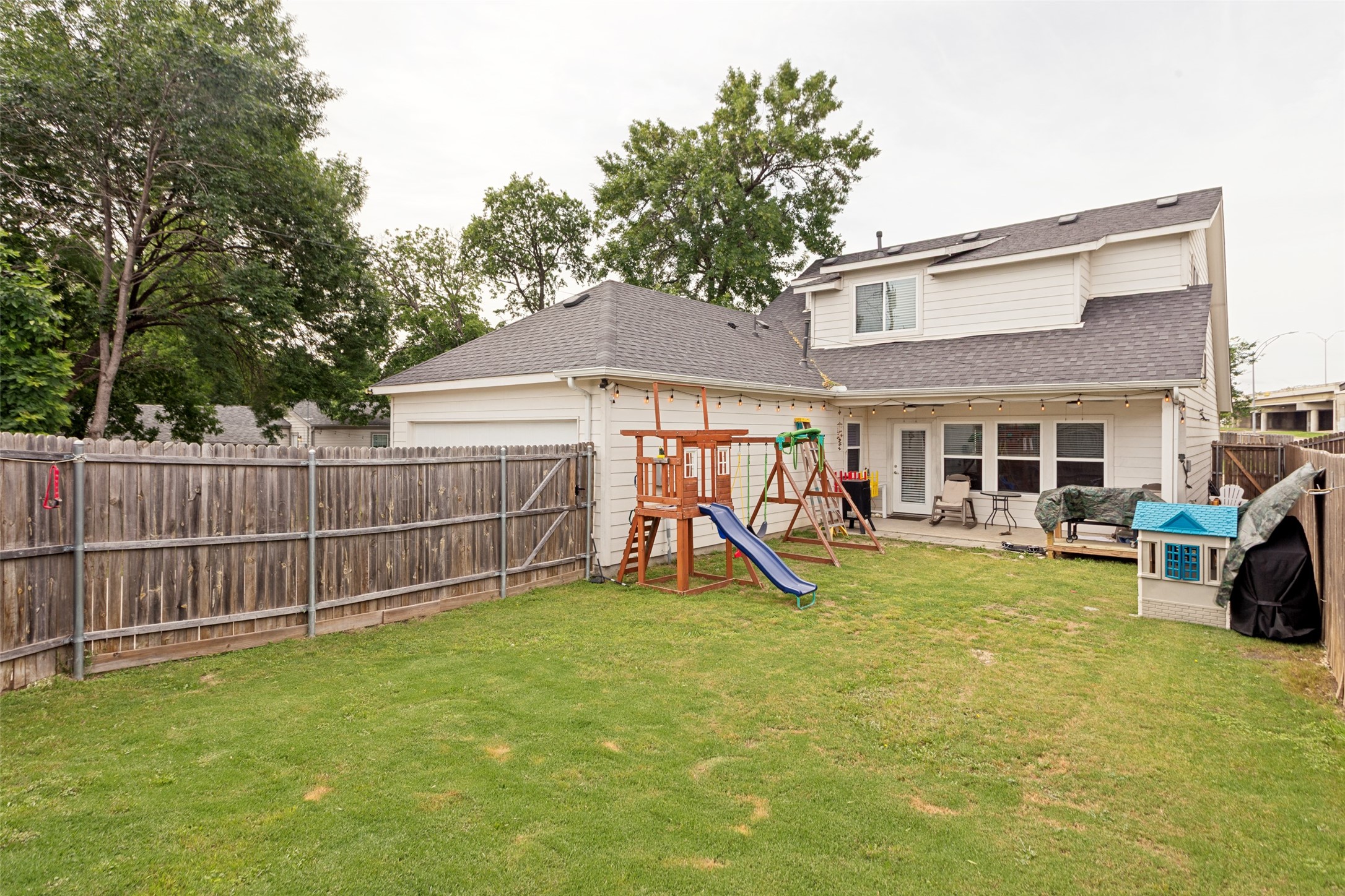 825 E Powell Avenue Fort Worth TX 76104