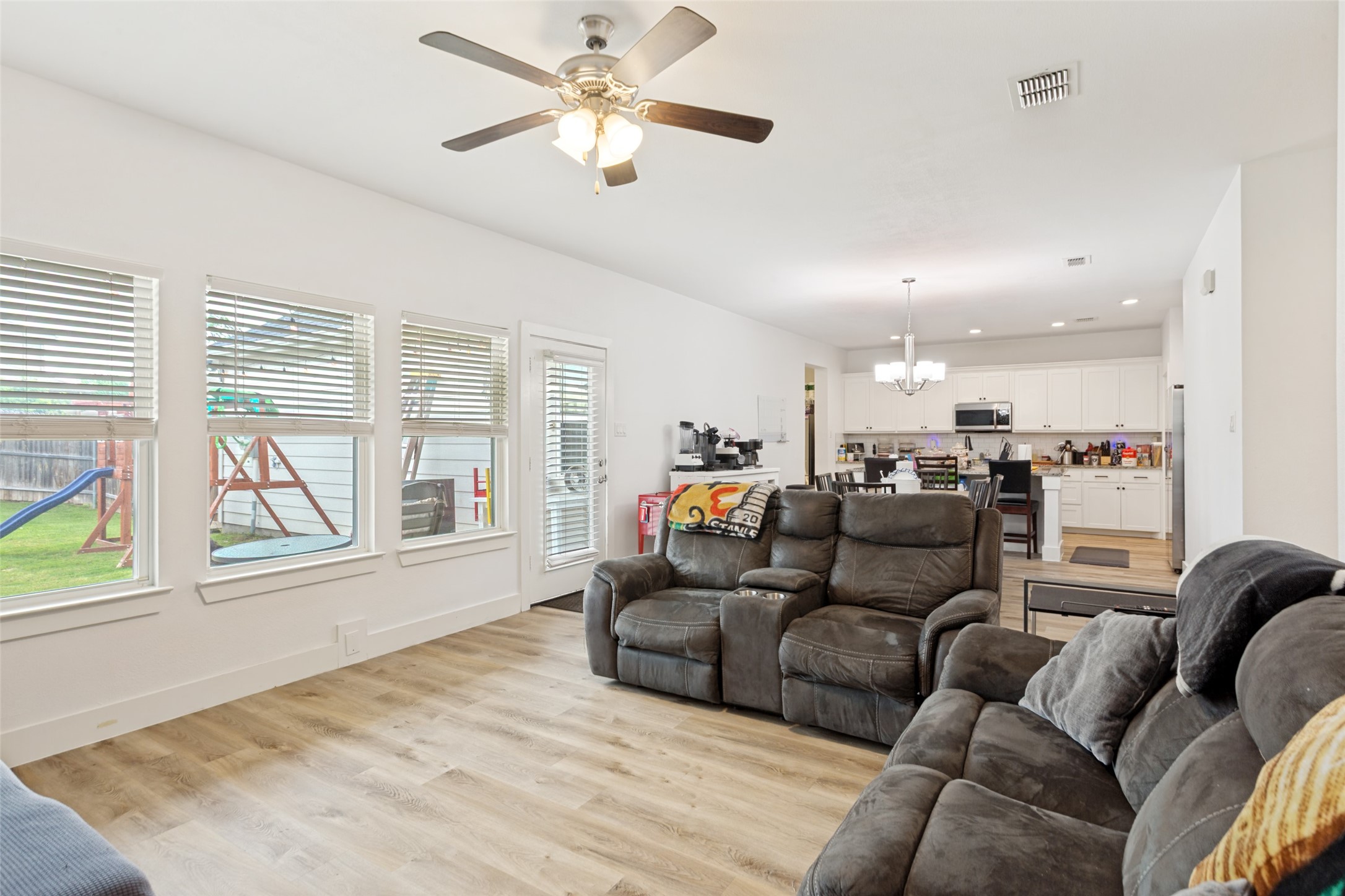 825 E Powell Avenue Fort Worth TX 76104