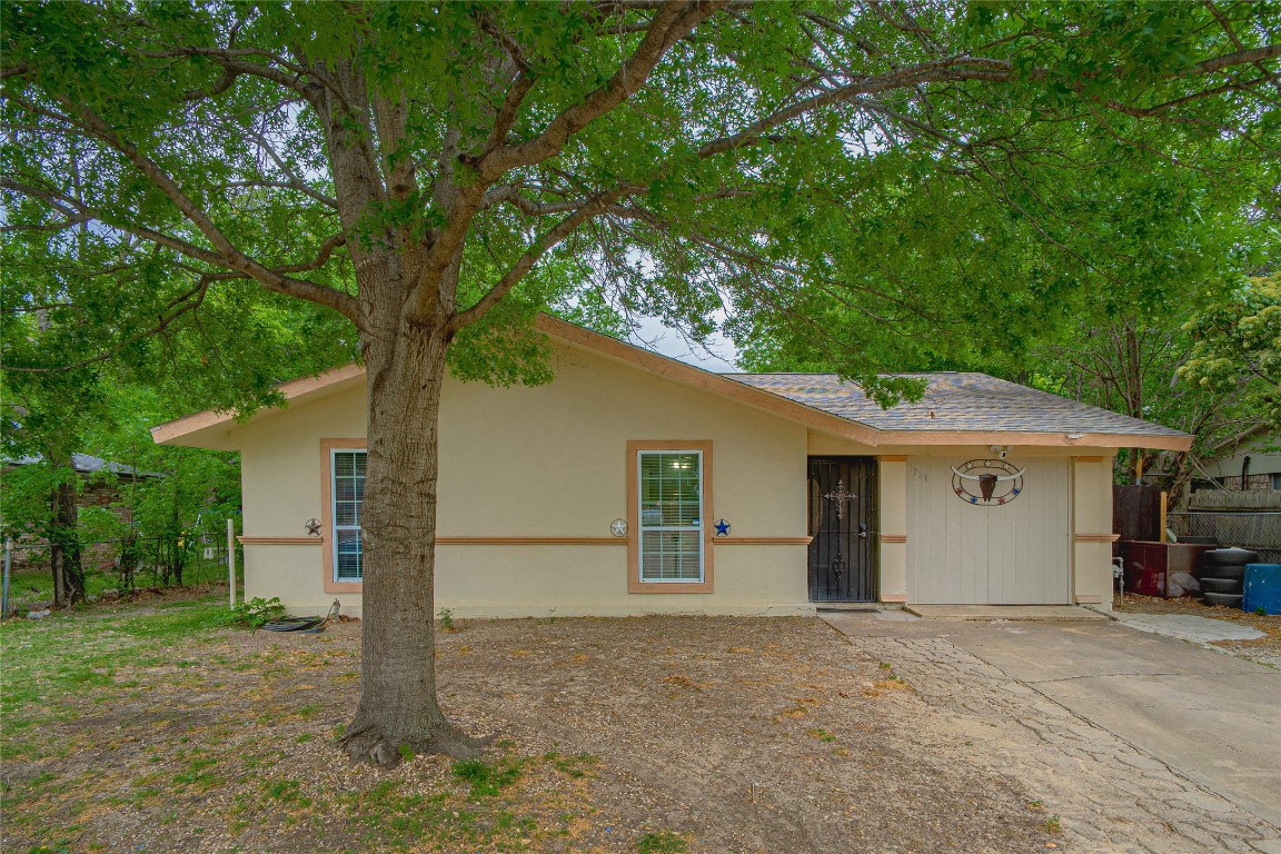 1921 Varsity Drive Grand Prairie TX 75051