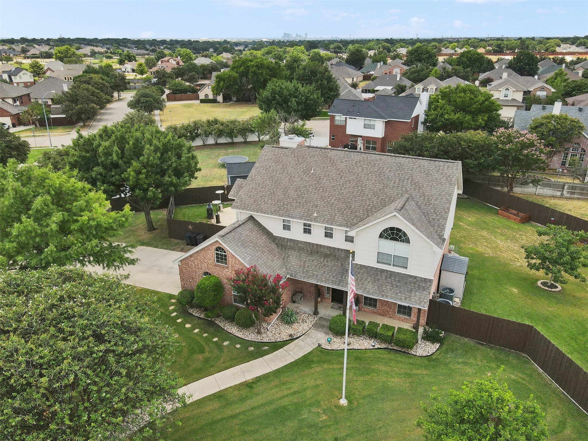 209 Dominion Court Saginaw TX 76179