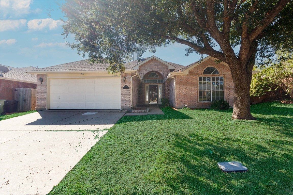 2320 Brisbane Drive Arlington TX 76018