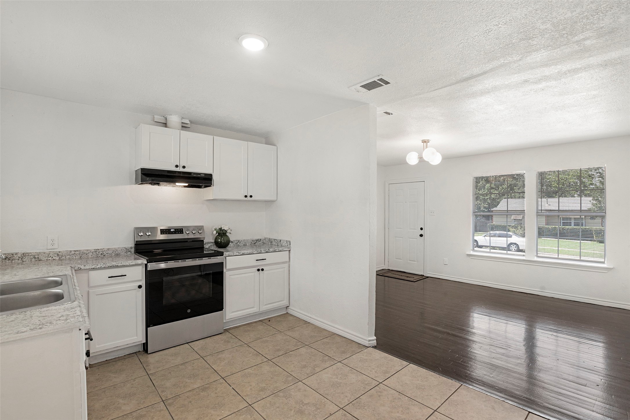 665 Freeman Drive Garland TX 75040