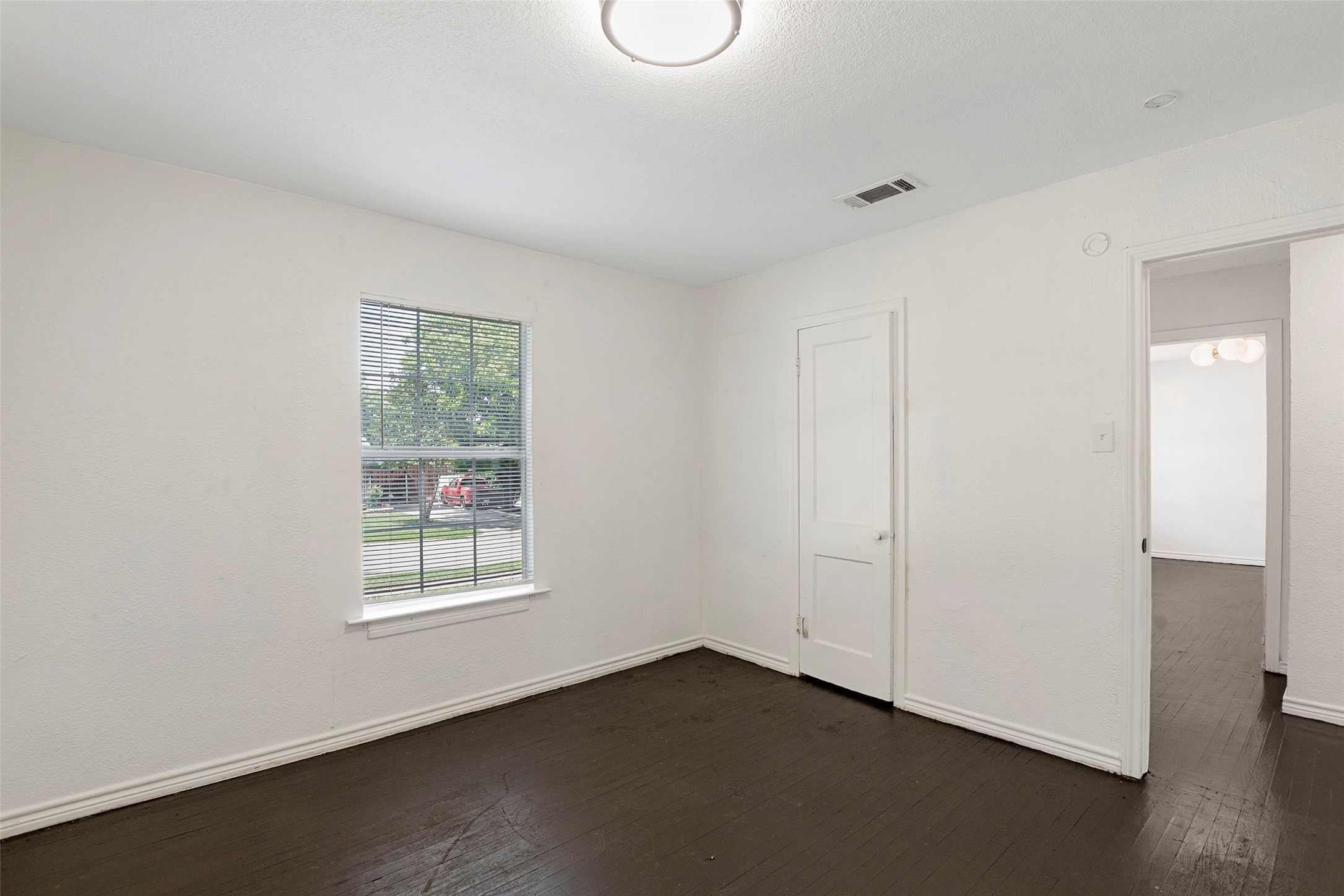665 Freeman Drive Garland TX 75040