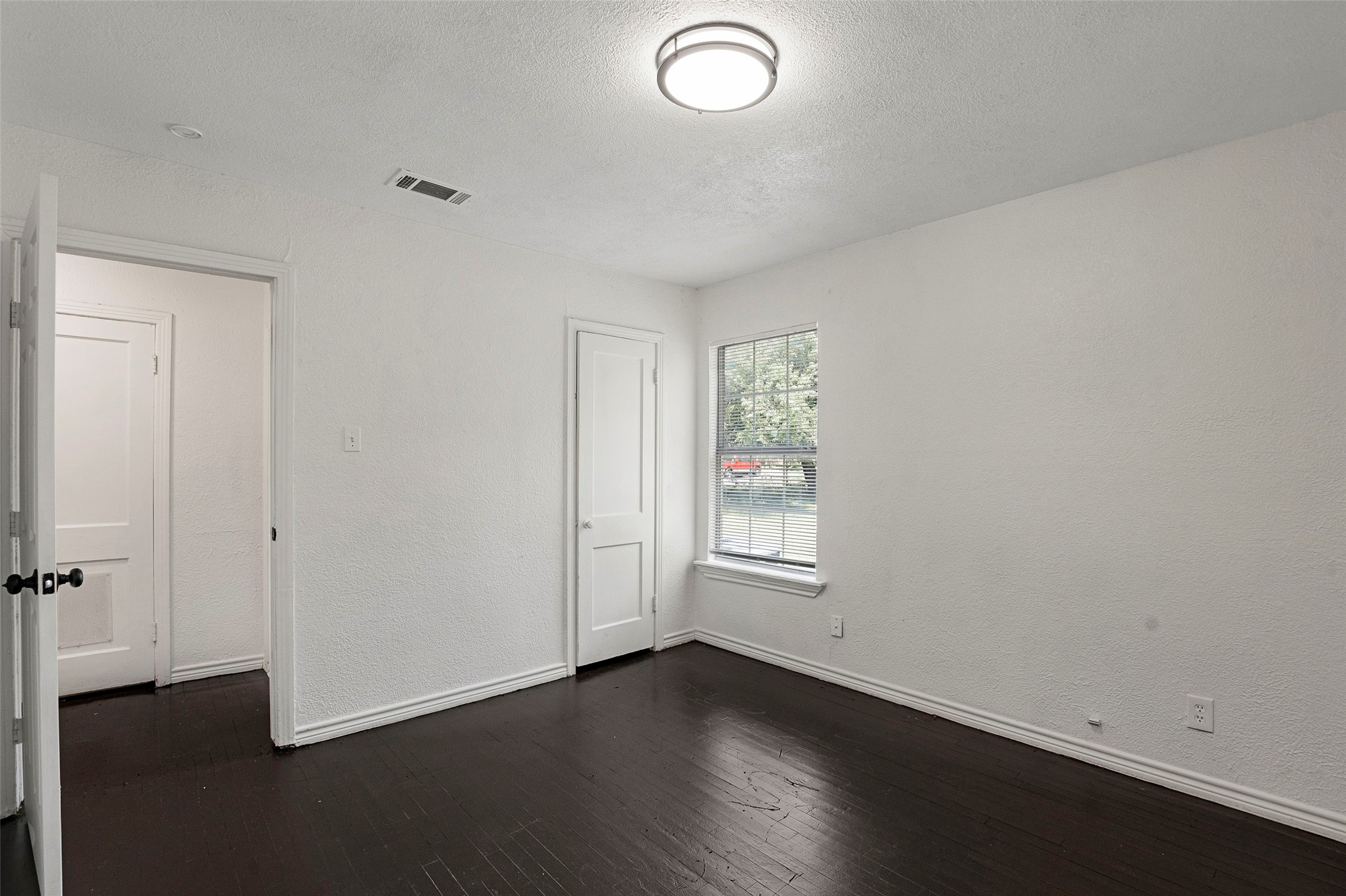 665 Freeman Drive Garland TX 75040