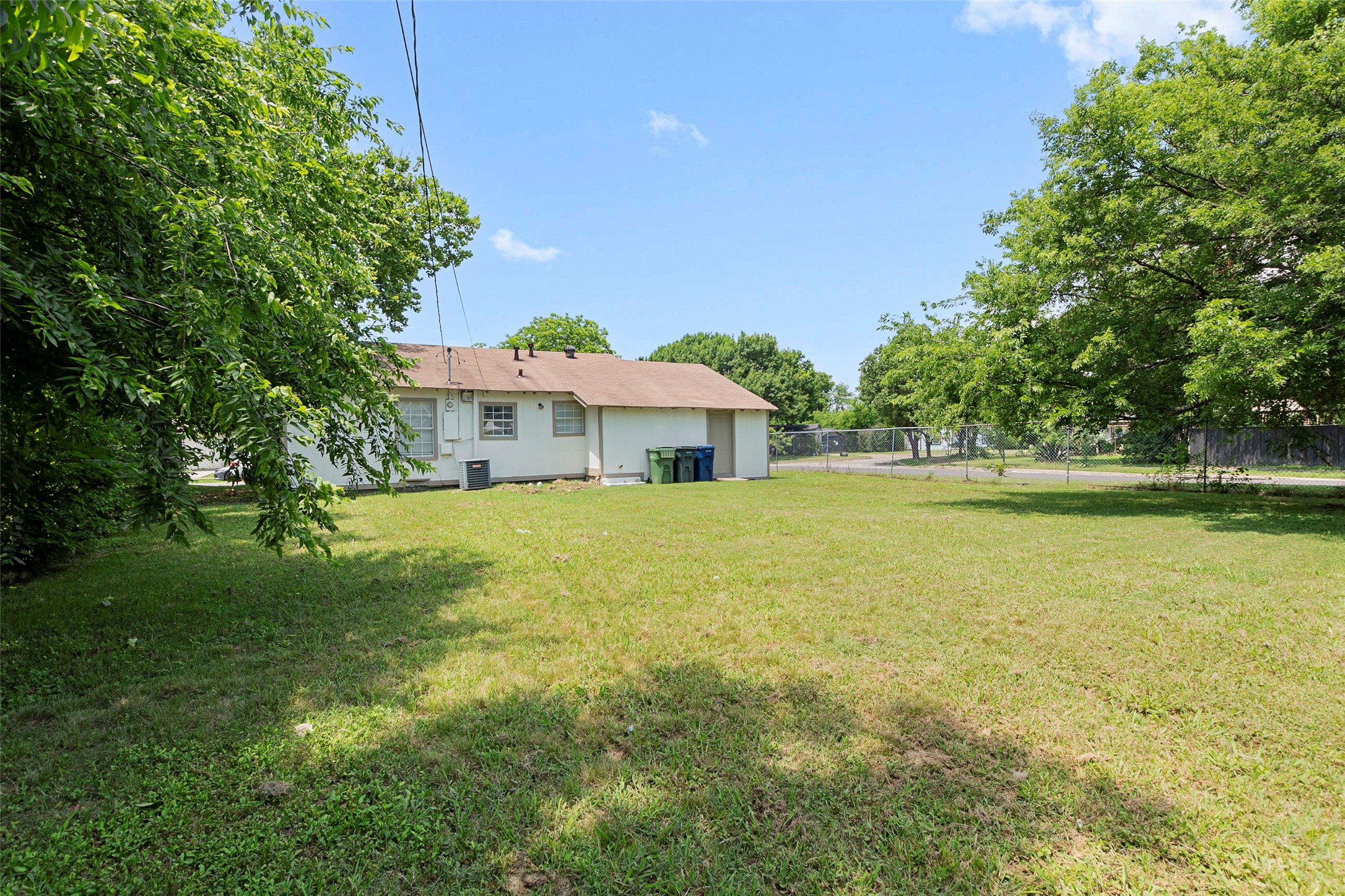 665 Freeman Drive Garland TX 75040