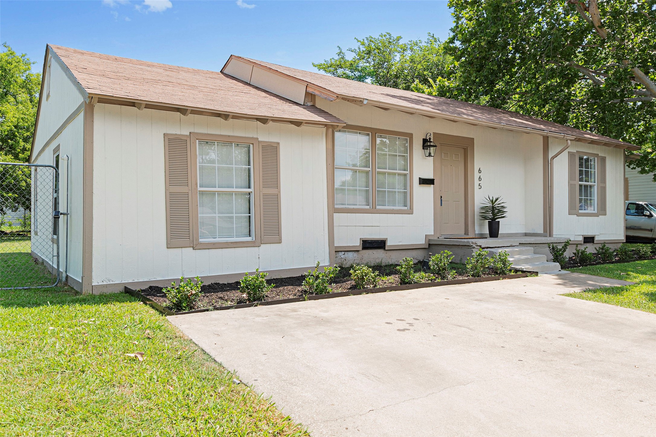 665 Freeman Drive Garland TX 75040