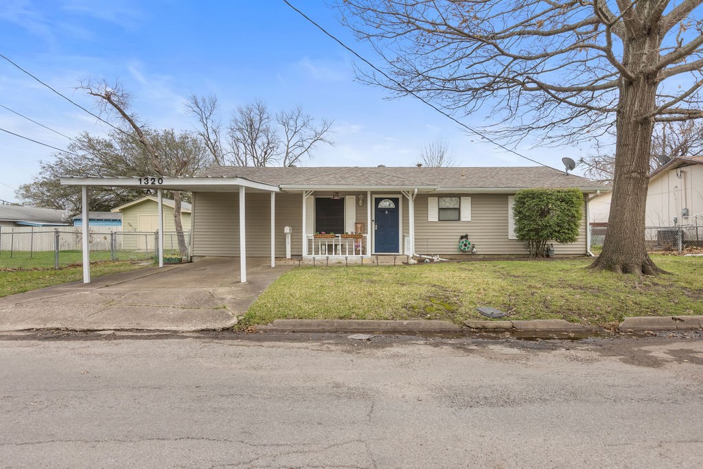 1320 Elm Street Bonham TX 75418