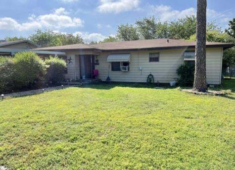 1403 Nugent Street Bowie TX 76230
