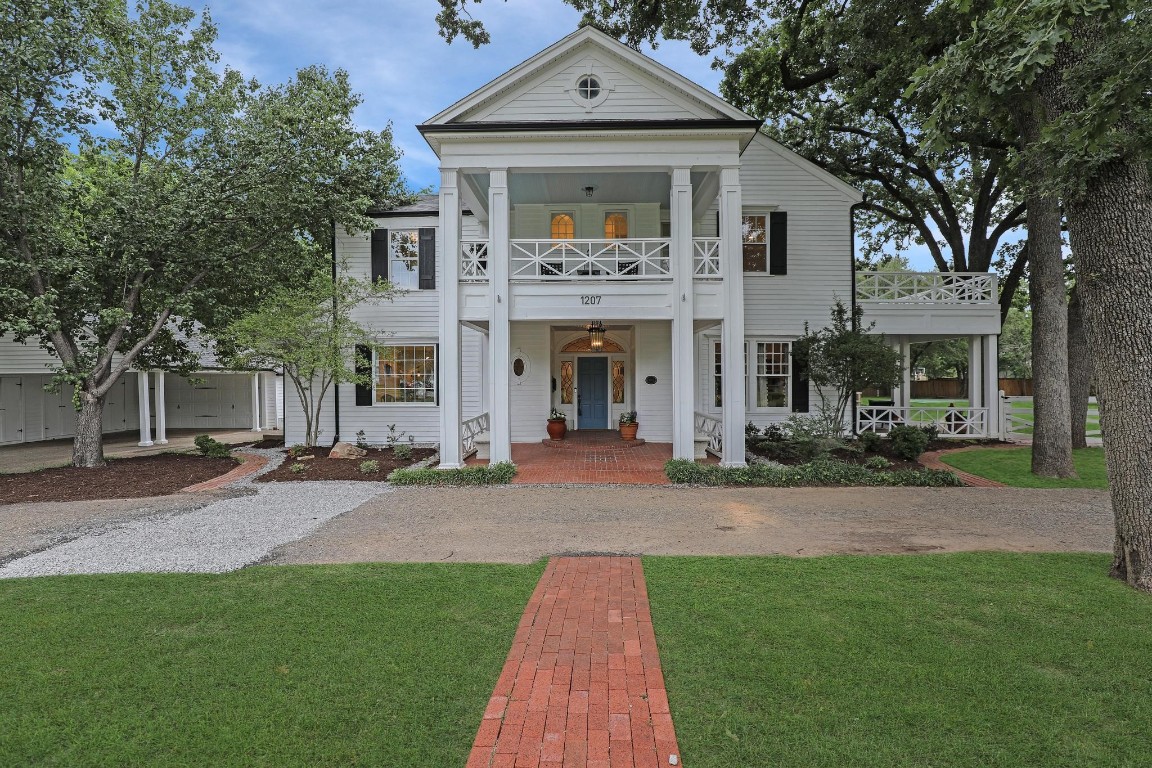 1207 N Hopson Street Sherman TX 75092