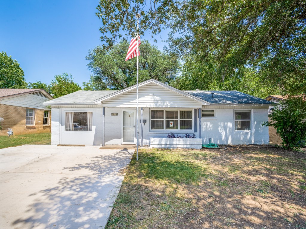 1613 Balla Way Grand Prairie TX 75051