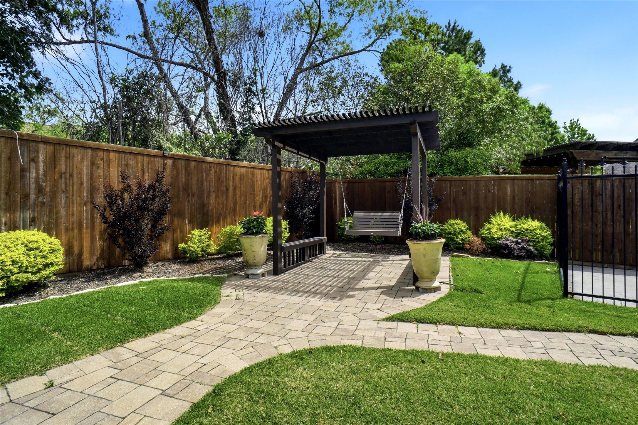9009 Thornway Drive North Richland Hills TX 76182